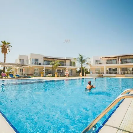 в комплексе 50 м от пляжа D 1_1 Apartman Bogazi